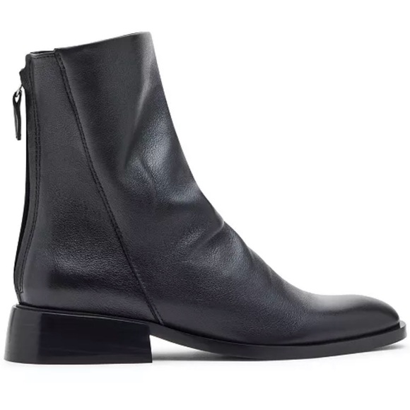 Steve Madden Shoes - Steve Madden Black Leather Zip-Back Ankle Booties